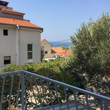 Apartments Bilic Nemira オミシュ エクステリア 写真