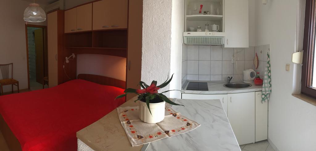 Apartments Bilic Nemira オミシュ エクステリア 写真