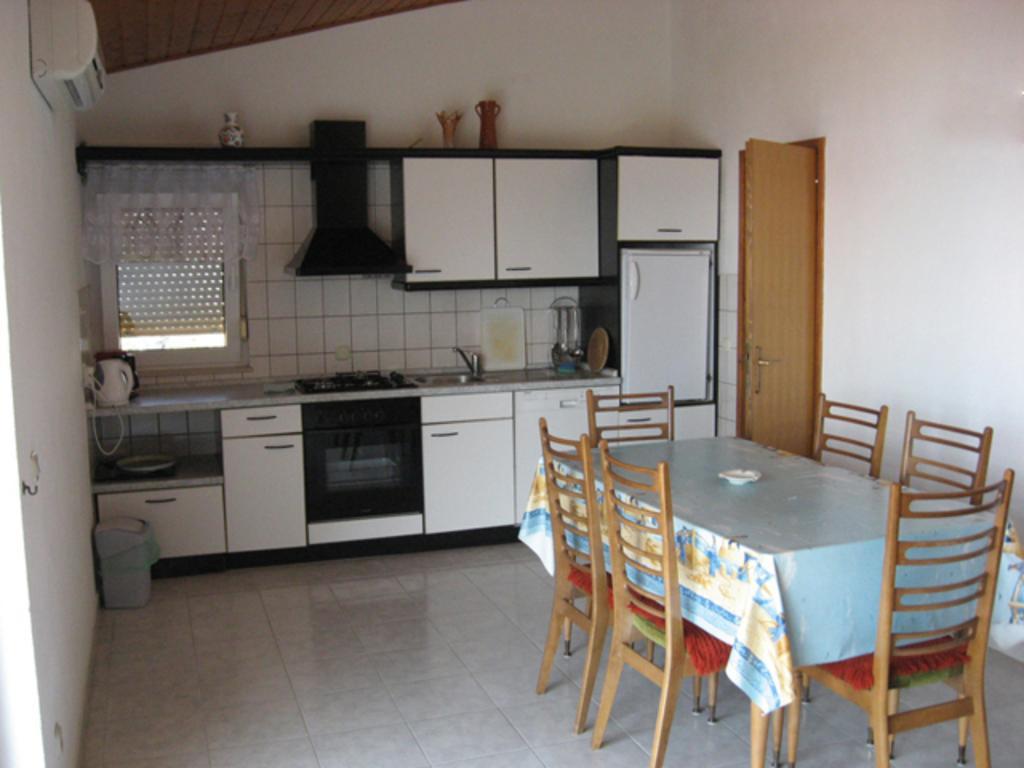 Apartments Bilic Nemira オミシュ エクステリア 写真